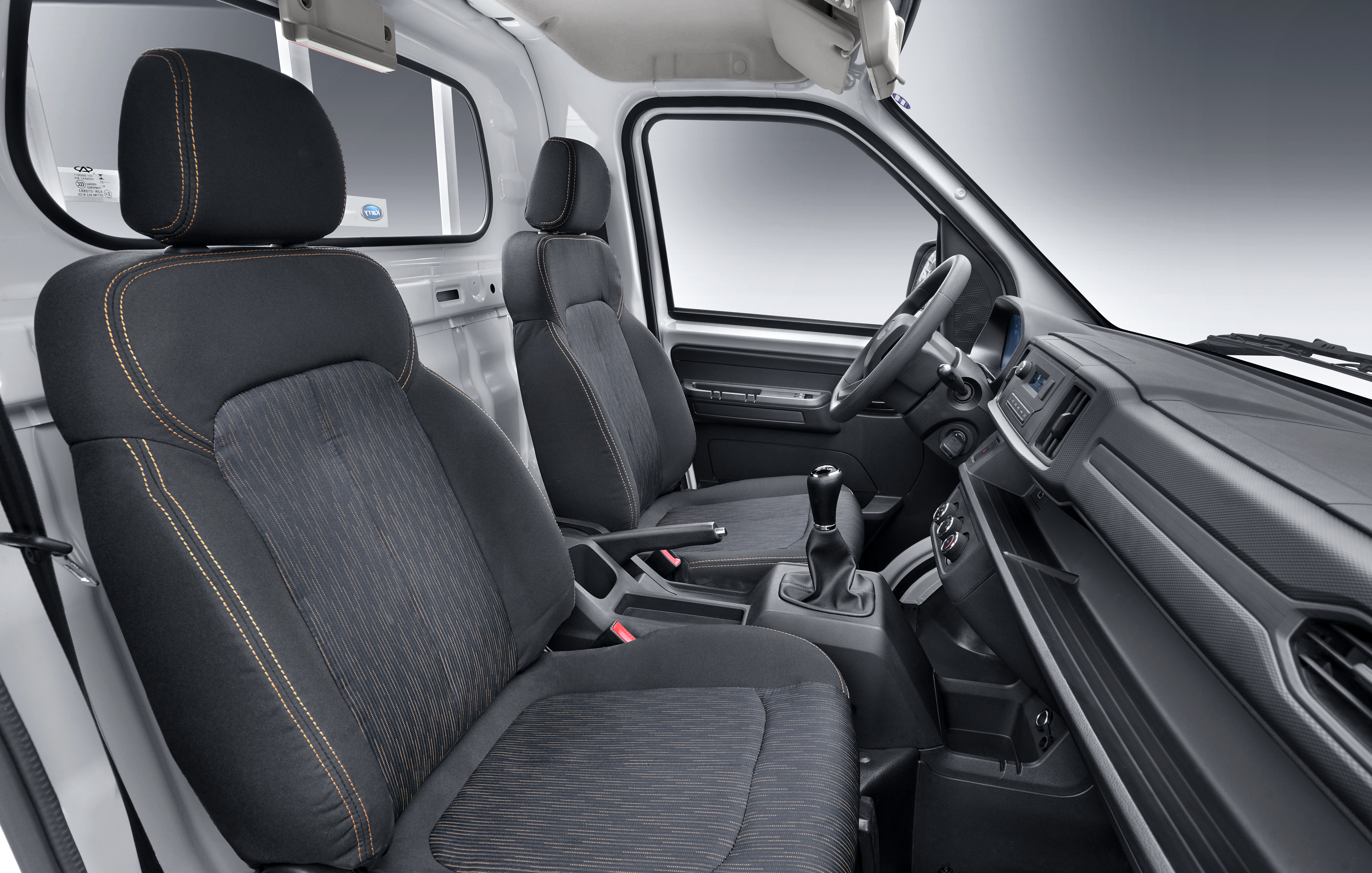 Q51-cabina-simple-interior